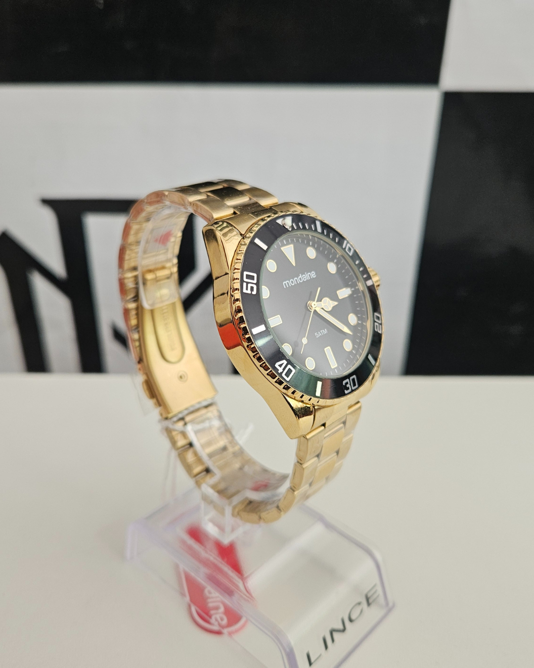 Relógio Mondaine Masculino Dourado com Mostrador Preto