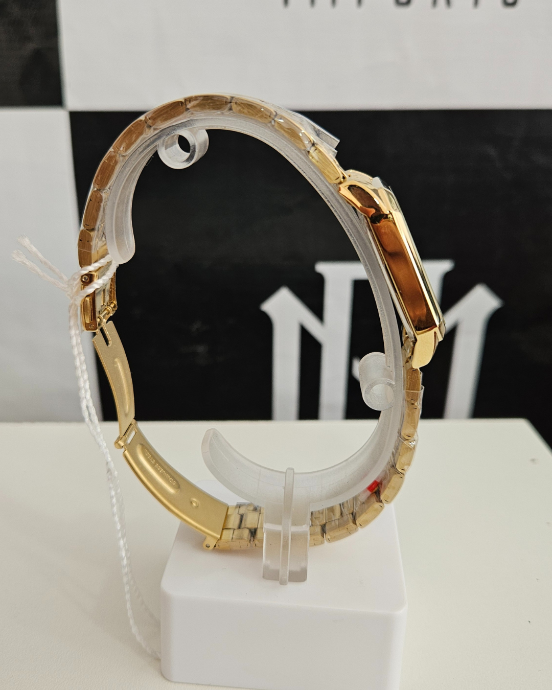 Relógio Mondaine Feminino Dourado Retangular