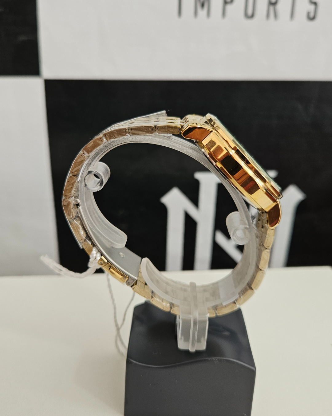 Relógio Feminino Dourado Madrepérola com Cristais