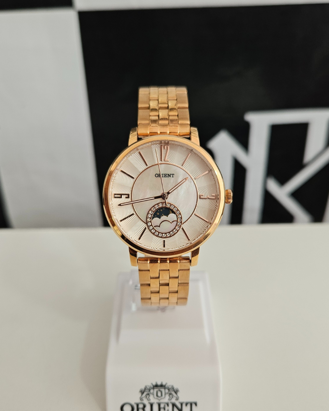 Relógio Feminino Orient Dourado com Indicador Dia e Noite